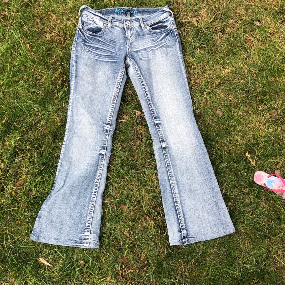 Super comfortable flared leg jeans.